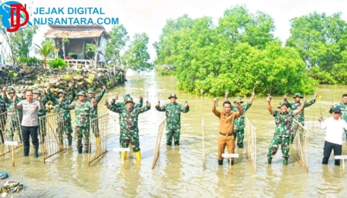Cegah Abrasi Pesisir Madura, Kodim 0828/Sampang Tanam Ribuan Mangrove Serentak
