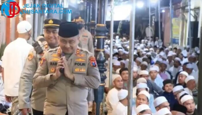 Ratusan Personel Polres Gresik Amankan Puncak Haul Ke-71 Habib Abu Bakar Assegaf