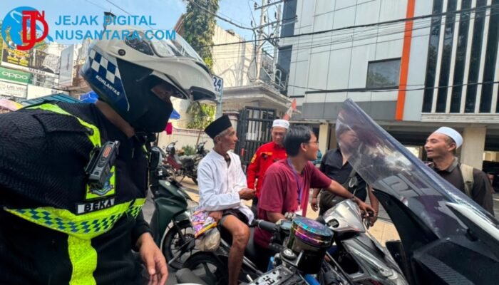 Terpisah di Haul Habib Abu Bakar, Lansia 90 Tahun Asal Mojokerto Dievakuasi Polres Gresik