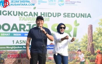 Satu ASN Satu Pohon: Duet Subandi-Mimik Idayana Hijaukan Sidoarjo Lewat Gerakan Sidoarjo Asri