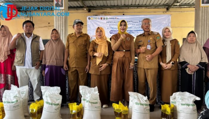 Ringankan Beban Warga, Wabup Sidoarjo Salurkan Bantuan Pangan untuk 1.600 KPM di Wonoayu