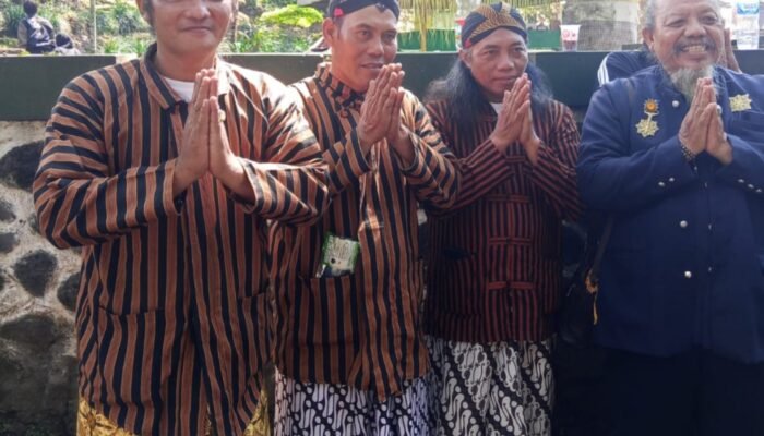Ribuan Warga Padati Kirab Budaya Satu Suro di Lereng Gunung Arjuno Pasuruan