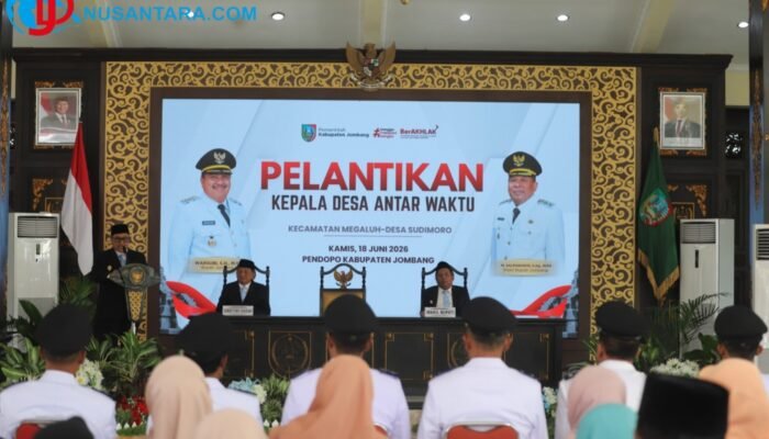Lantik 10 Kepala Desa Antar Waktu, Bupati Jombang Warsubi Ingatkan Kondusivitas Menuju Pilkades 2027