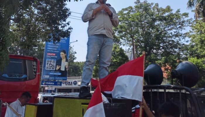 AMI Demo DPW PAN Jatim, Tuntut Kejelasan Kasus Dugaan Pemotongan Dana Reses Juliana Eva Wati