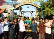 Dukung Modernisasi, Pemkab Gresik Salurkan Bantuan Alsintan Kementan RI ke Petani
