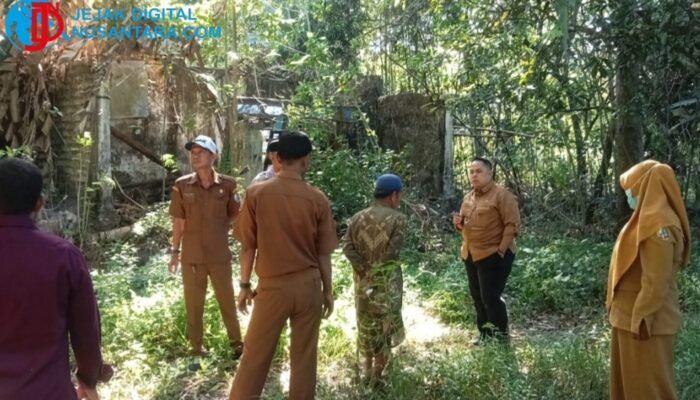 Hidup Sebatang Kara, Lansia di Sampang Tinggal di Rumah Ambruk Tanpa Atap