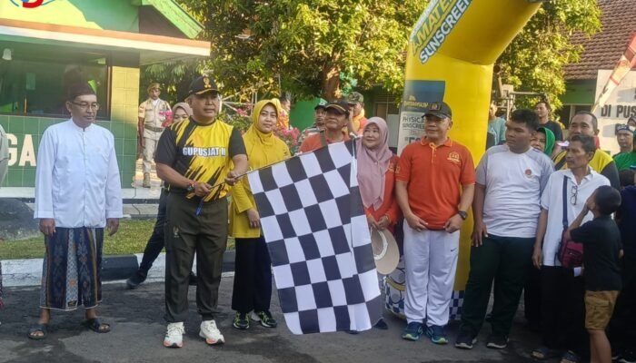 Perkuat Kemanunggalan, Ribuan Warga Sidoarjo Meriahkan Jalan Sehat HUT ke-80 Korps Peralatan AD