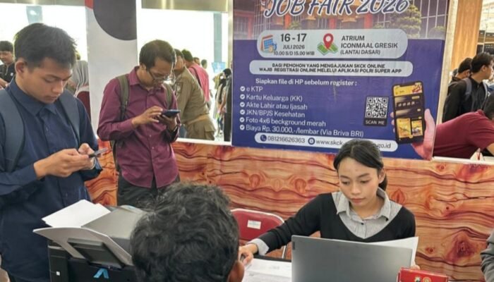 Memudahkan Pencari Kerja, Polres Gresik Buka Layanan SKCK Jemput Bola di Job Fair 2026