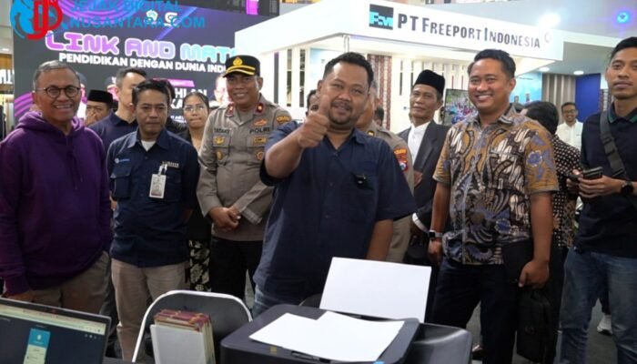 Dahlan Iskan Apresiasi Layanan SKCK Jemput Bola Polres Gresik di Job Fair Tematik 2026, Sangat Membantu Pencari Kerja