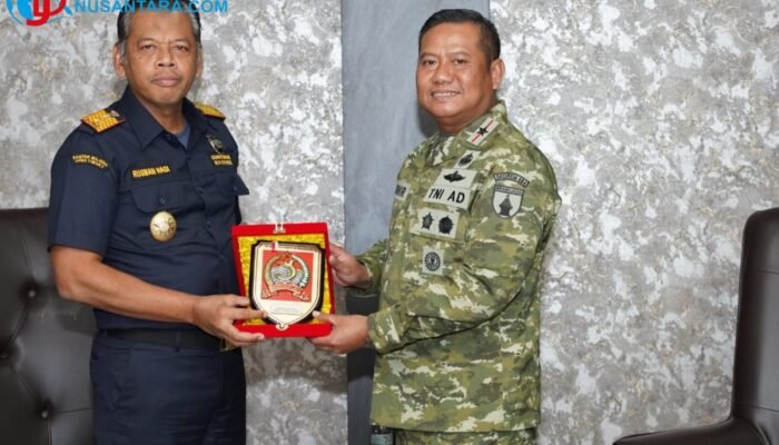 Silaturahmi Jadi Pondasi Kolaborasi, Danrem Bhaskara Jaya Perkuat Kemitraan dengan Bea Cukai Jawa Timur