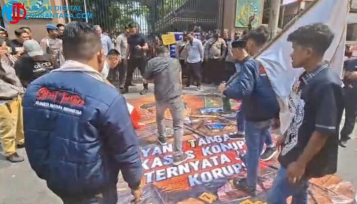 Kecewa Dugaan Tebang Pilih, Aliansi Madura Indonesia Tuntut Kejati Jatim Usut Transparan Eks Jampidsus