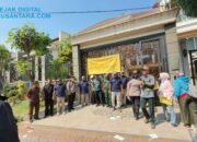 PN Surabaya Eksekusi Rumah Mewah di Dian Istana Demi Jamin Hak Pemenang Lelang