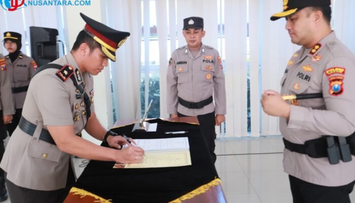 Sertijab KabagOps Polres Gresik: Kompol Arief Sukmo Wibowo Resmi Gantikan Kompol Yusis Budi Krismanto