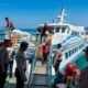 Enam Hari Tertahan Cuaca Buruk, 247 Penumpang dari Bawean Tiba di Pelabuhan Gresik