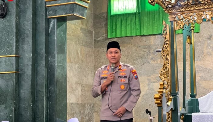 Gelar Safari Jumat, Kapolres Lumajang AKBP Riki Yariandi Minta Doa Restu dan Ajak Masyarakat Bersinergi