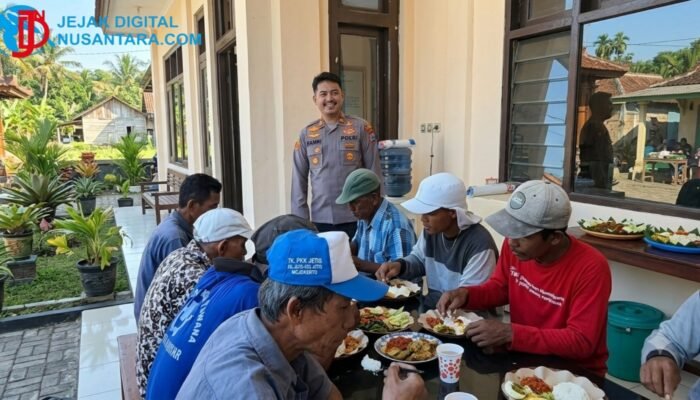 Polsek Wringinanom Gelar Makan Bersama 300 Warga Gresik, Perkuat Sinergi Kamtibmas