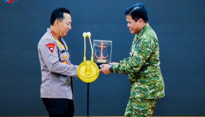Perkuat Stabilitas Nasional, Kapolri dan Menko Polkam Gelar Pertemuan Strategis di Mabes TNI AL