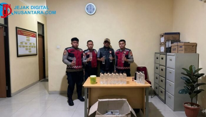 Pengungkapan Miras Sumenep: Sat Samapta Sita 51 Botol Arak Tanpa Merek di Bluto