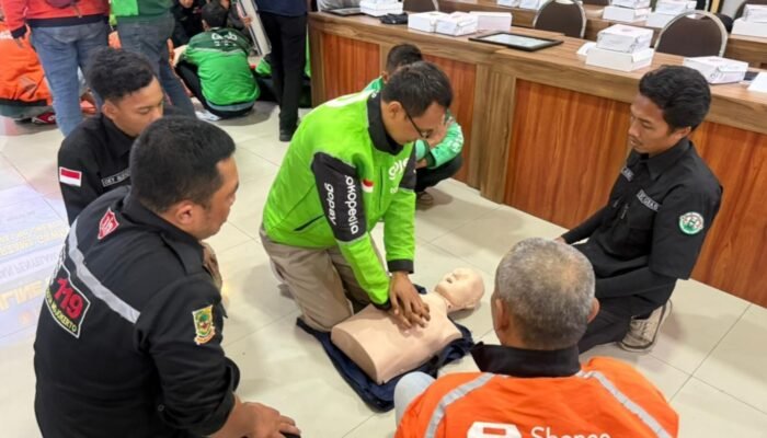 Polres Mojokerto Kota Latih 70 Driver Ojol PPGD Tekan Fatalitas Kecelakaan