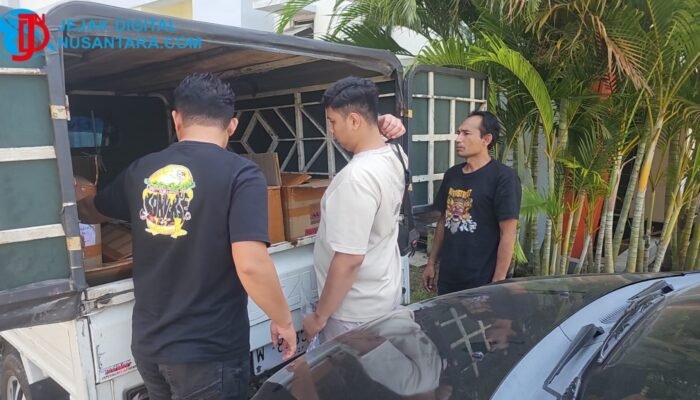 Satresnarkoba Polres Gresik Gagalkan Penyelundupan 439 Botol Arak Bali, Sopir dan Kernet Ditangkap