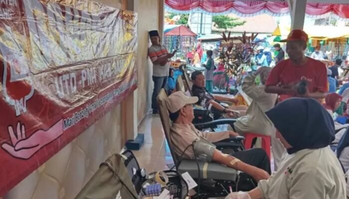 Aksi Nyata Camat Torjun Rutin Donor Darah: Wujudkan Keteladanan Pejabat Publik di Sampang