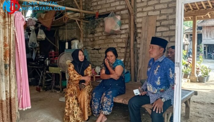 Forkopimcam Pangarengan dan Kades Apaan Respon Cepat Tinjau Rumah Janda Rubuh di Sampang
