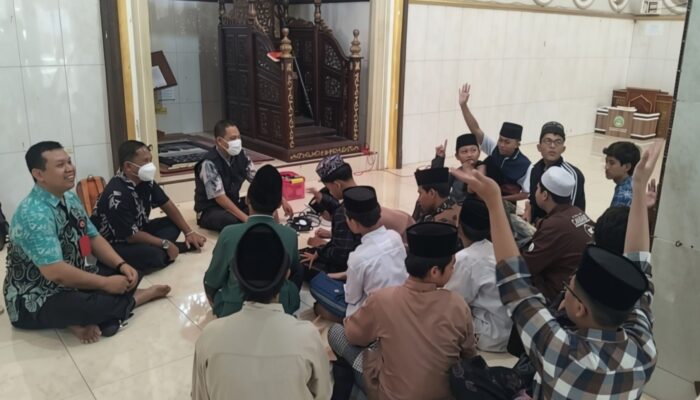 Pemkab Sidoarjo Terjunkan Tim Keswa Ampuh, Dampingi Puluhan Santri Korban Keracunan MBG Pompes Manba’ul Hikam