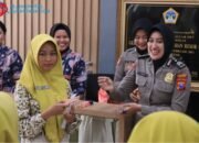 Edukasi Pelajar SMPN 22 Gresik, Kapolres Ingatkan Bahaya Bullying dan Smartphone