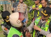 Dukung Budaya Tertib Berlalu Lintas, Polrestabes Surabaya Apresiasi Pengendara Taat Aturan