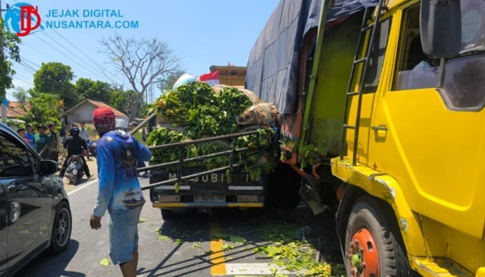 Gagal Salip Kendaraan, Pick Up L300 Hantam Fuso dan Tronton di Camplong Sampang, 3 Orang Dilarikan ke RSUD