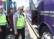 Ramp Check Bus Peziarah di Sunan Ampel, Polres Tanjung Perak dan Dishub Surabaya Pastikan Keselamatan Wisata Religi