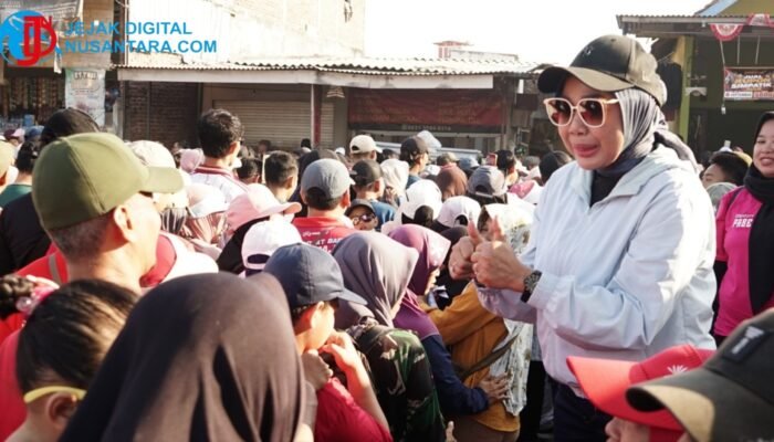 Kemeriahan HUT ke-81 RI di Pabean: Sriatun Subandi Lepas Jalan Sehat Berhadiah Umrah
