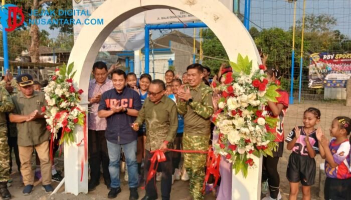 Kapolres dan Dandim Kediri Resmikan Lapangan Bola Voli Sparta Muda di Desa Tales