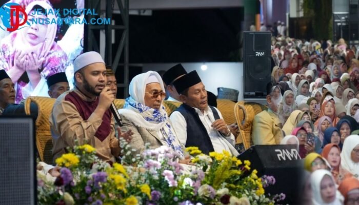 Hadir di Ponpes Bahrul Hidayah, Bupati Sidoarjo Ajak Warga Teladani Akhlak Rasulullah