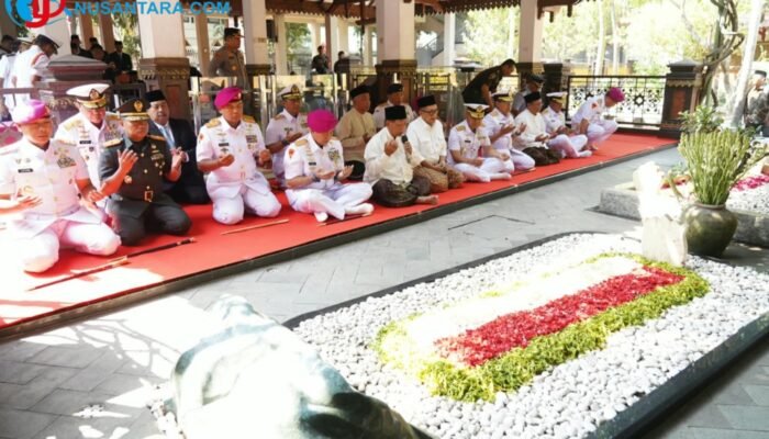 Ziarah ke Makam Gus Dur, Danrem Bhaskara Jaya Kenang Keteladanan dan Semangat Perjuangan