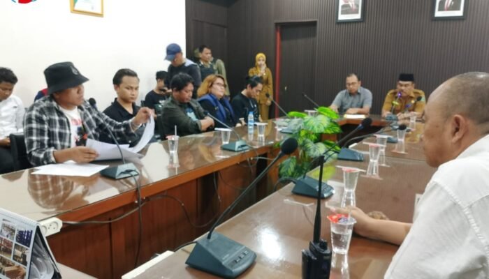 Aksi Demo di Dispendikbud Sidoarjo Berakhir Deadlock, Massa Ancam Gelar Aksi Lebih Besar