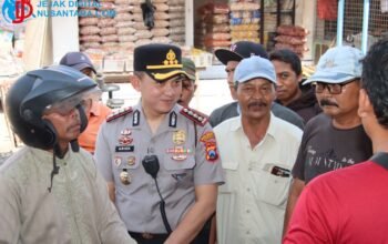 Upaya Pendekatan Humanis, Kapolresta Sumenep Sapa Pedagang dan Pengunjung Pasar Anom