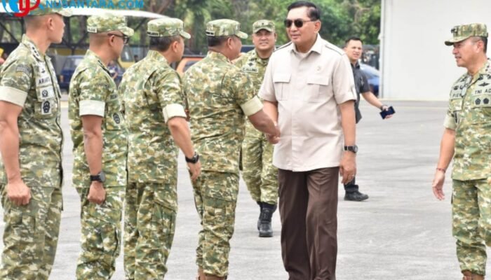 Danrem Bhaskara Jaya Sambut Kedatangan Menhan RI di Lanudal Juanda