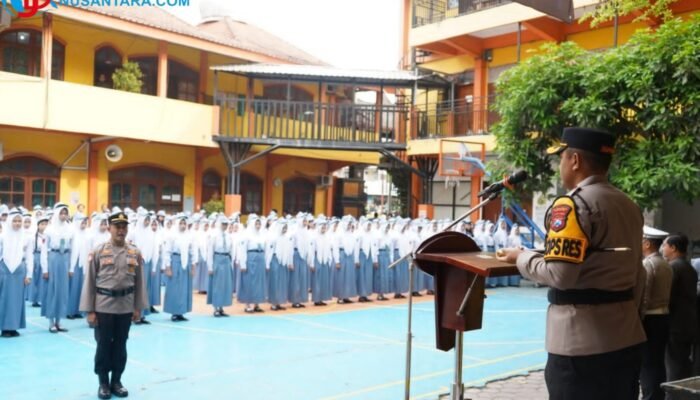POLINDIK Polres Kediri: Benteng Karakter Pelajar dari Ancaman Hoaks hingga Narkoba