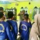 Tingkatkan Kualitas Kesehatan Pelajar, Babinsa Koramil Wlingi Dampingi Screening Kesehatan di SDI Bina Insan Mulia