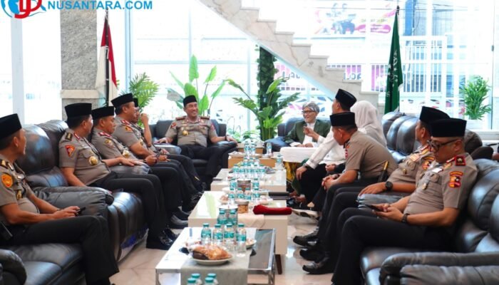 Kapolri Silaturahmi dengan Rais Aam PBNU KH Miftachul Akhyar di Surabaya, Perkuat Sinergi Jaga Kamtibmas