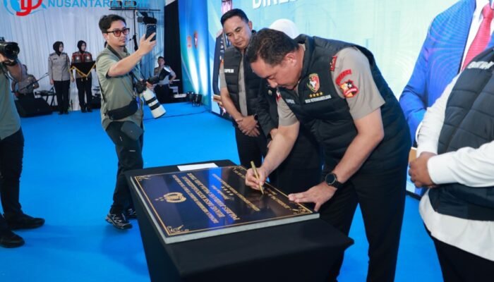 Kawal Hak Buruh, Kapolri Resmikan Desk Ketenagakerjaan Polres Jombang dan Launching Serentak di 35 Polres